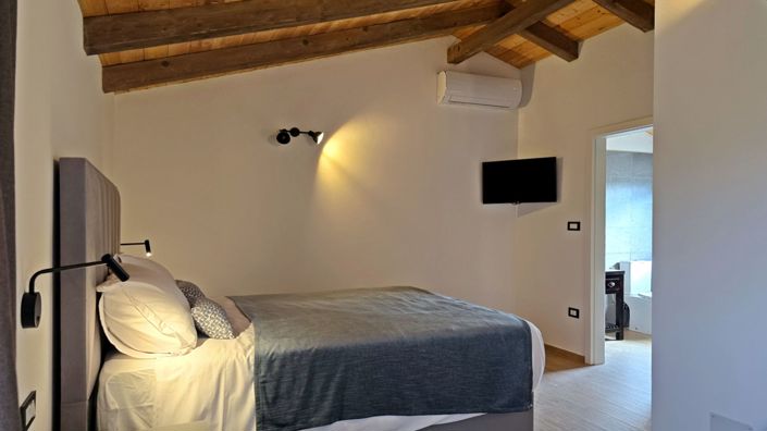 Image No.25-2 Bed Property for sale