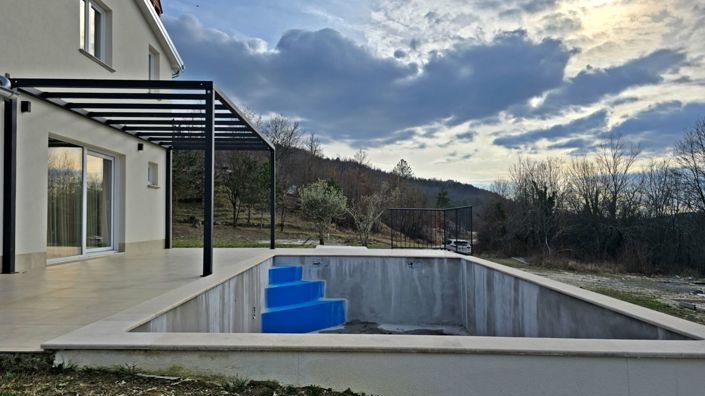 Image No.8-2 Bed Property for sale