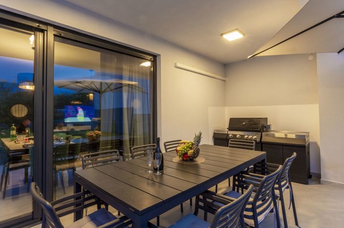 Image No.11-4 Bed Property for sale