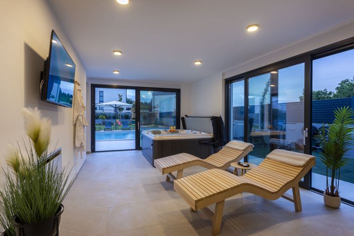 Image No.16-4 Bed Property for sale