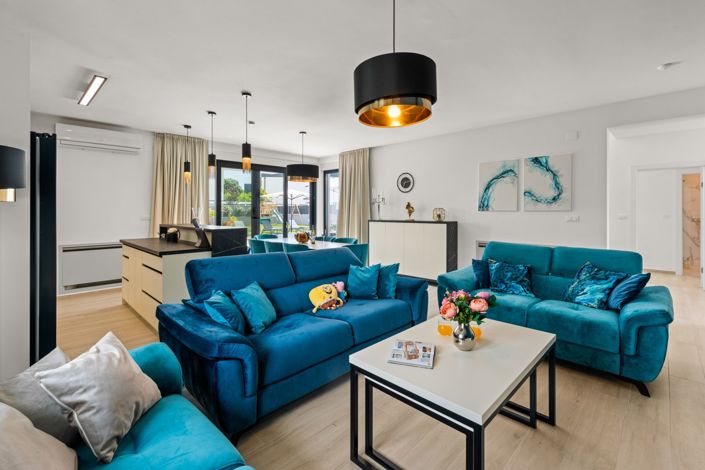 Image No.19-4 Bed Property for sale