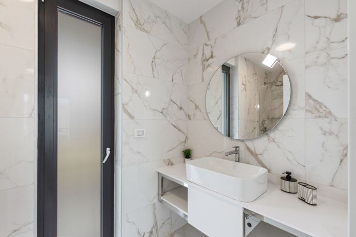 Image No.25-4 Bed Property for sale