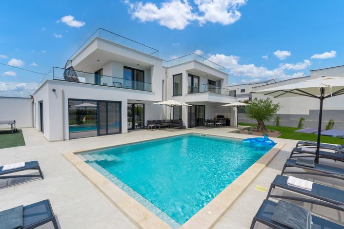 Image No.3-4 Bed Property for sale