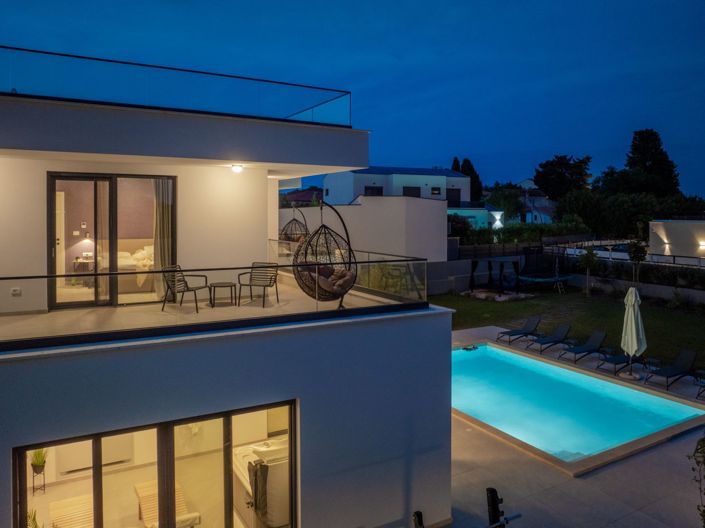 Image No.6-4 Bed Property for sale