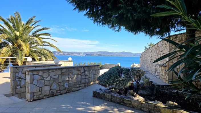 Image No.13-4 Bed Property for sale