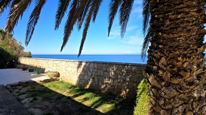 Image No.14-4 Bed Property for sale