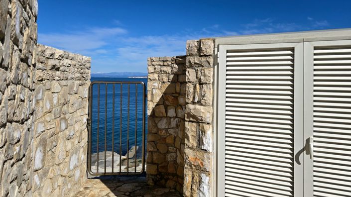 Image No.22-4 Bed Property for sale