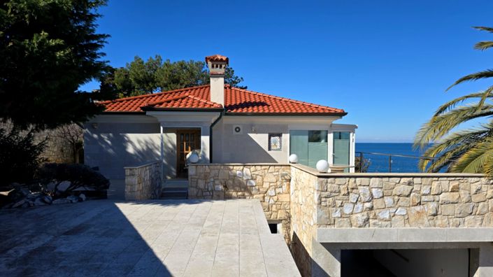 Image No.8-4 Bed Property for sale