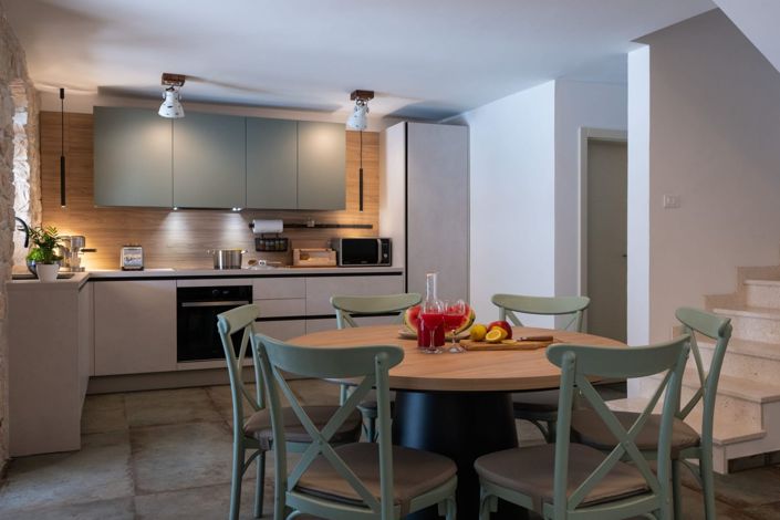 Image No.12-3 Bed Property for sale