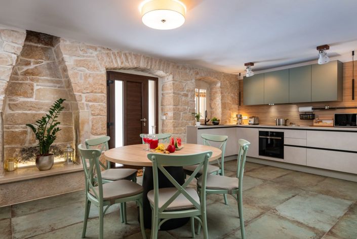 Image No.13-3 Bed Property for sale