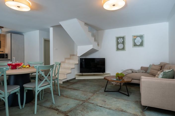 Image No.19-3 Bed Property for sale