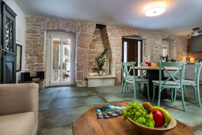 Image No.23-3 Bed Property for sale