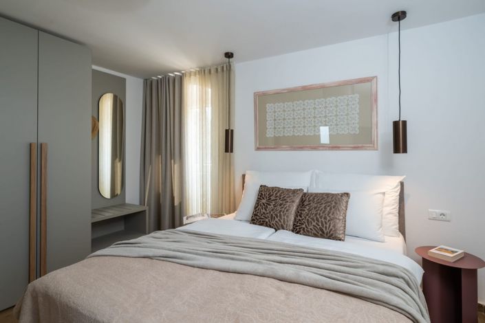 Image No.24-3 Bed Property for sale