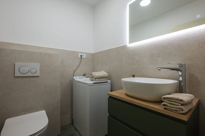 Image No.24-3 Bed Property for sale