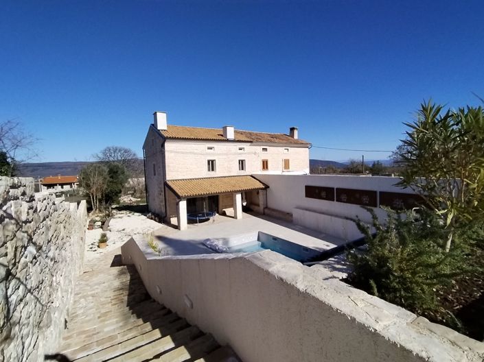 Image No.8-3 Bed Property for sale