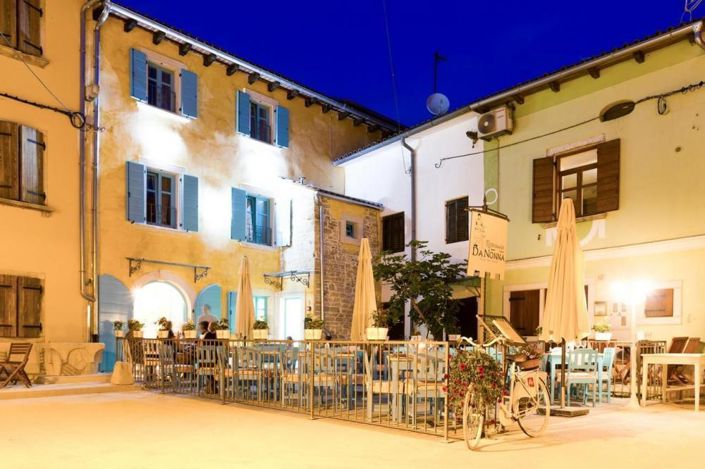 Image No.1-5 Bed Property for sale