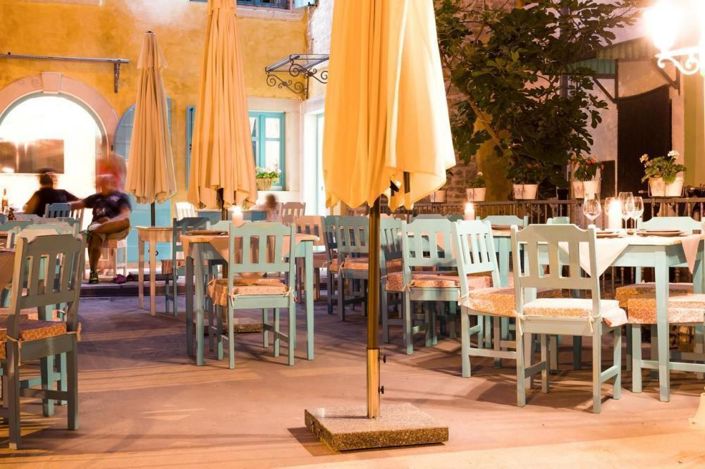 Image No.2-5 Bed Property for sale