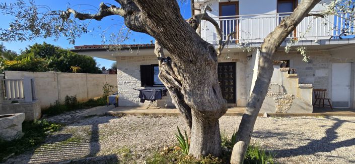 Image No.4-4 Bed Property for sale