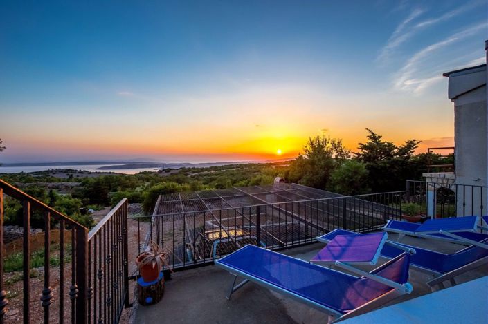 Image No.14-2 Bed Property for sale