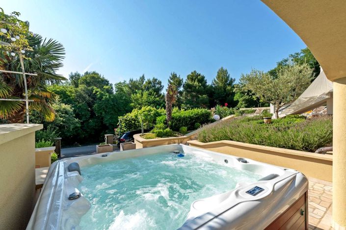 Image No.9-Propriété de 6 chambres à vendre à Porec