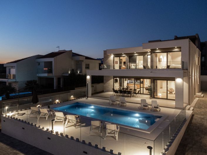 Image No.15-4 Bed Property for sale