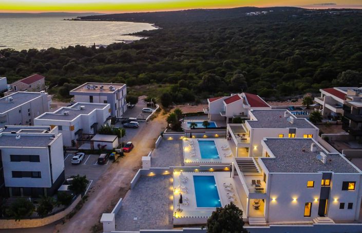 Image No.16-4 Bed Property for sale