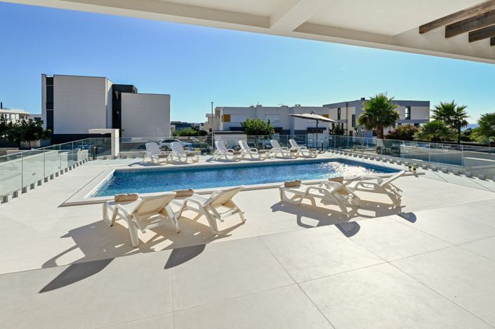 Image No.19-4 Bed Property for sale