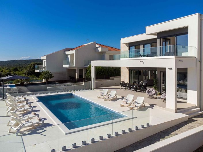 Image No.9-4 Bed Property for sale