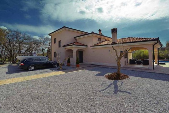 Image No.5-4 Bed Property for sale