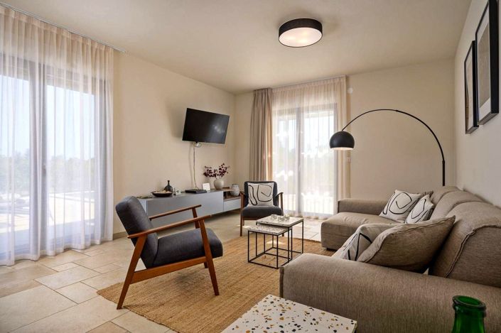 Image No.15-4 Bed Property for sale