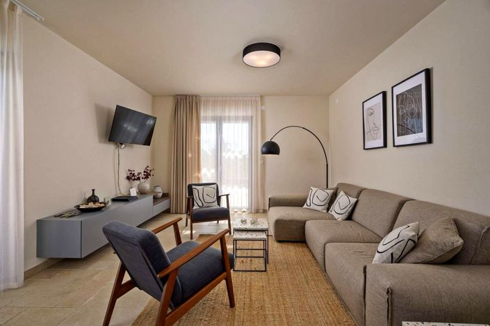 Image No.16-4 Bed Property for sale