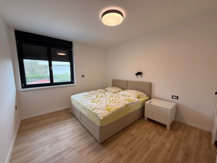 Image No.10-3 Bed Property for sale