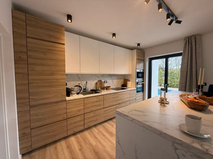 Image No.3-3 Bed Property for sale