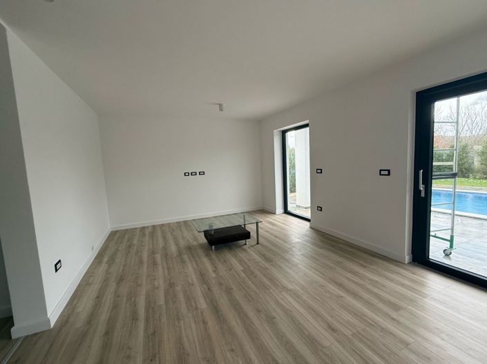 Image No.2-3 Bed Property for sale