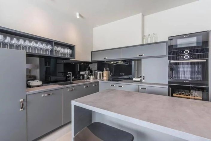 Image No.10-4 Bed Property for sale