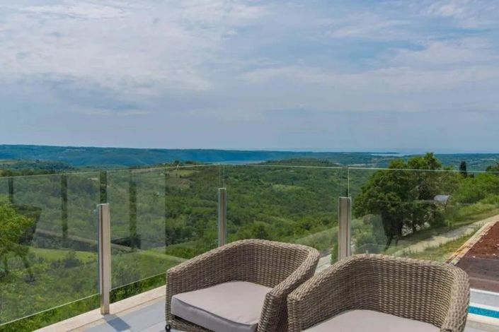 Image No.19-Propriété de 4 chambres à vendre à Buje