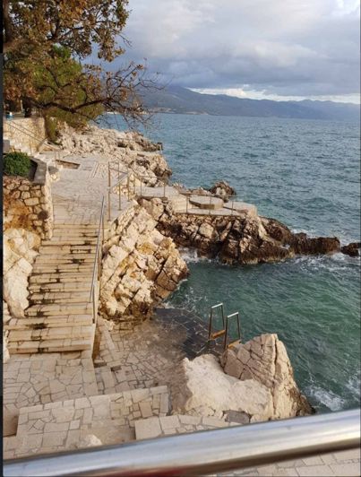 Image No.15-38 Bed Property for sale