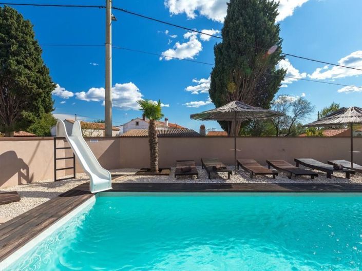 Image No.12-6 Bed Property for sale