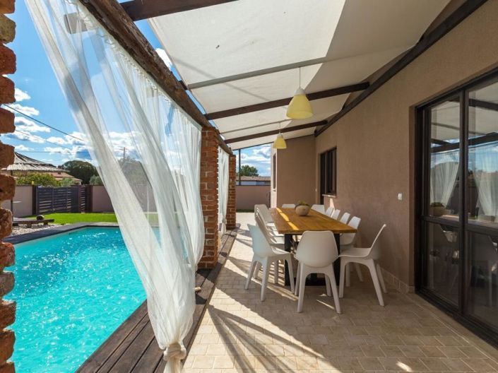 Image No.11-6 Bed Property for sale