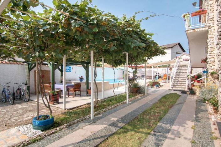 Image No.13-5 Bed Property for sale