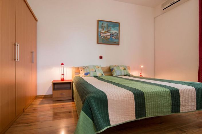 Image No.25-5 Bed Property for sale