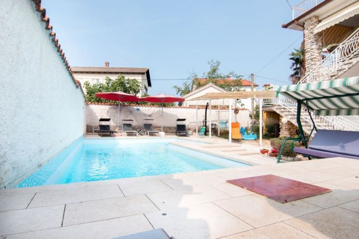 Image No.5-5 Bed Property for sale