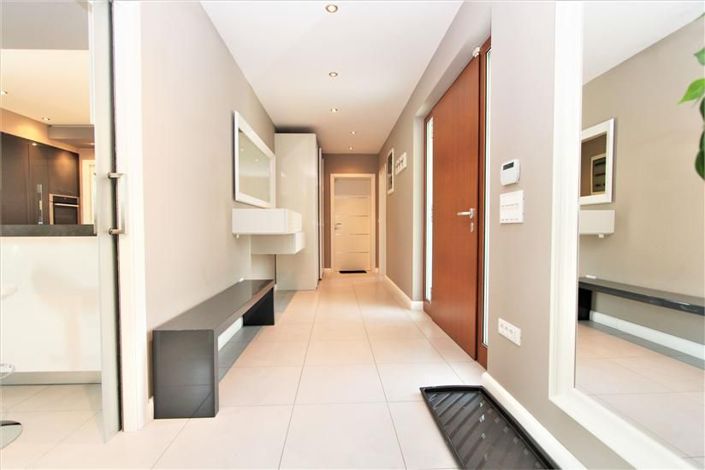 Image No.20-3 Bed Property for sale