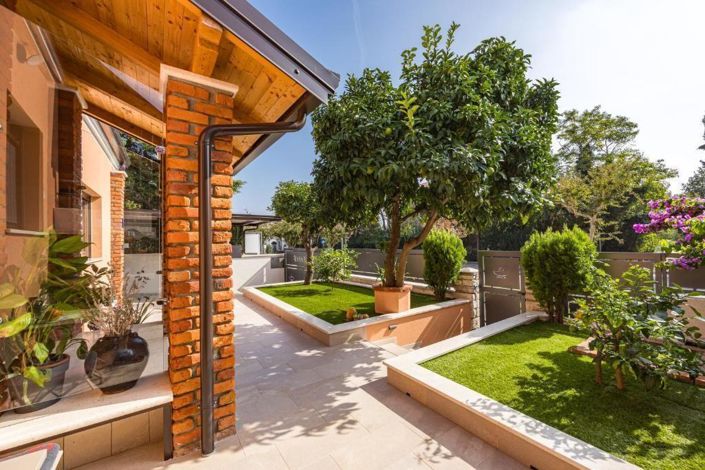 Image No.23-2 Bed Property for sale