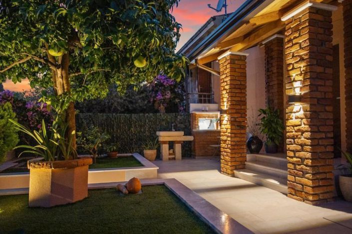 Image No.25-2 Bed Property for sale