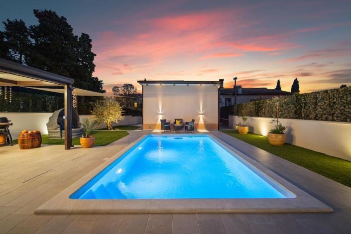 Image No.8-2 Bed Property for sale