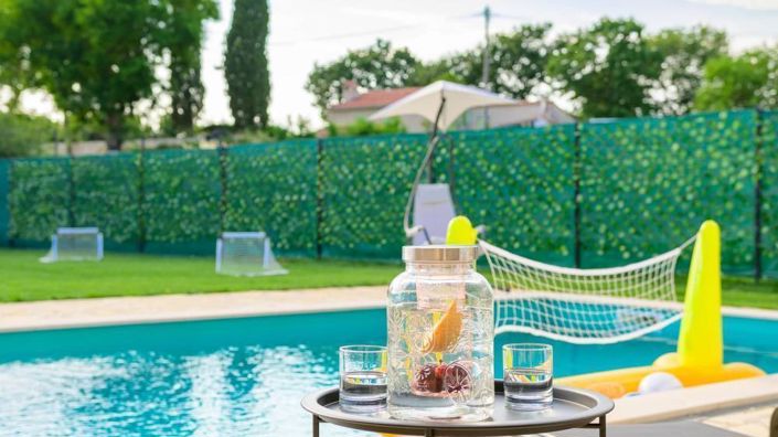 Image No.12-4 Bed Property for sale