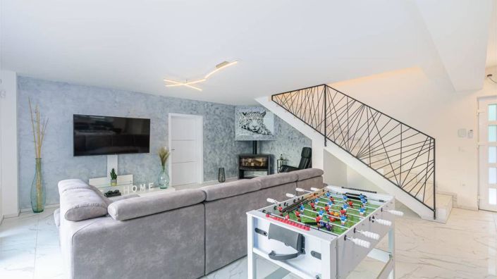 Image No.22-4 Bed Property for sale