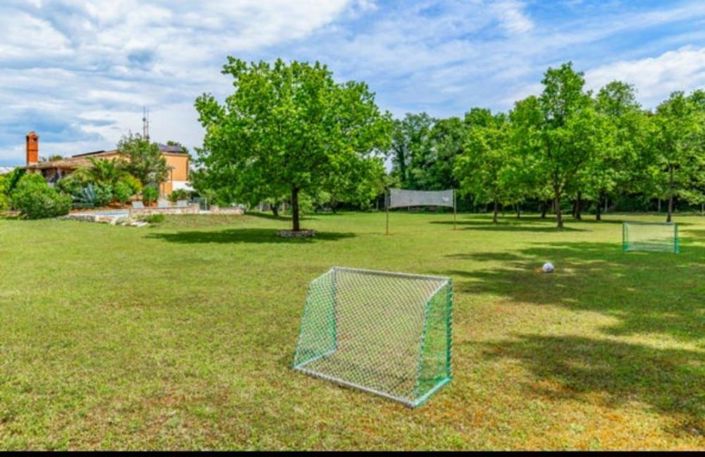 Image No.11-5 Bed Property for sale