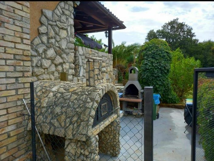 Image No.13-5 Bed Property for sale